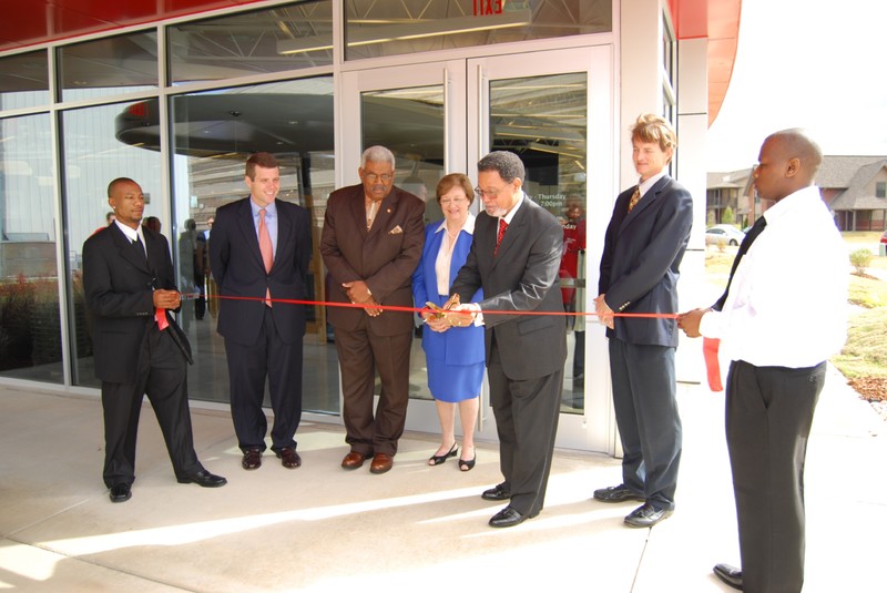 ribbon cutting of new weaver library 2010